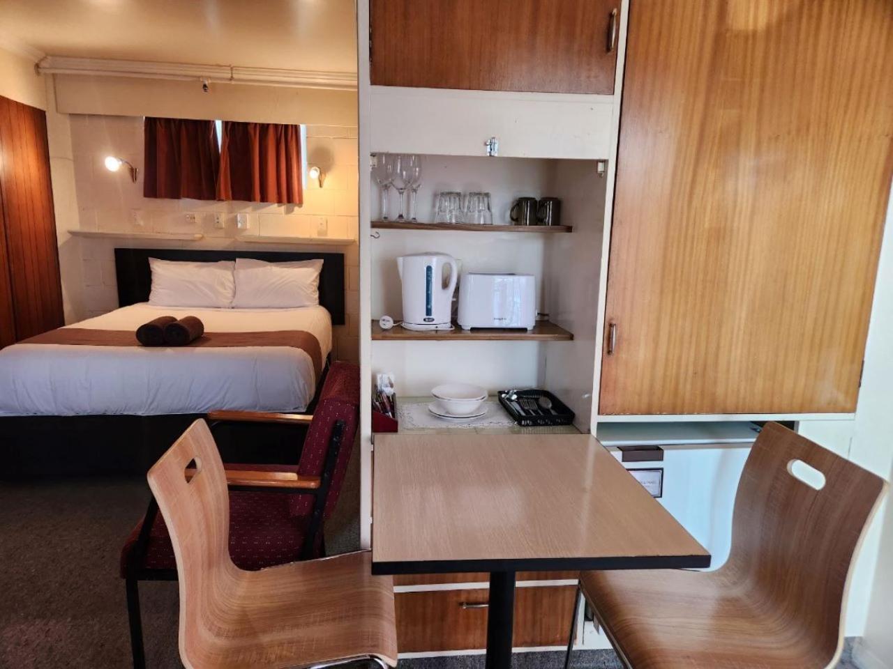 Mayfair Court Motel 托科罗阿 外观 照片